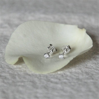 Solitaire Diamond in white gold earrings